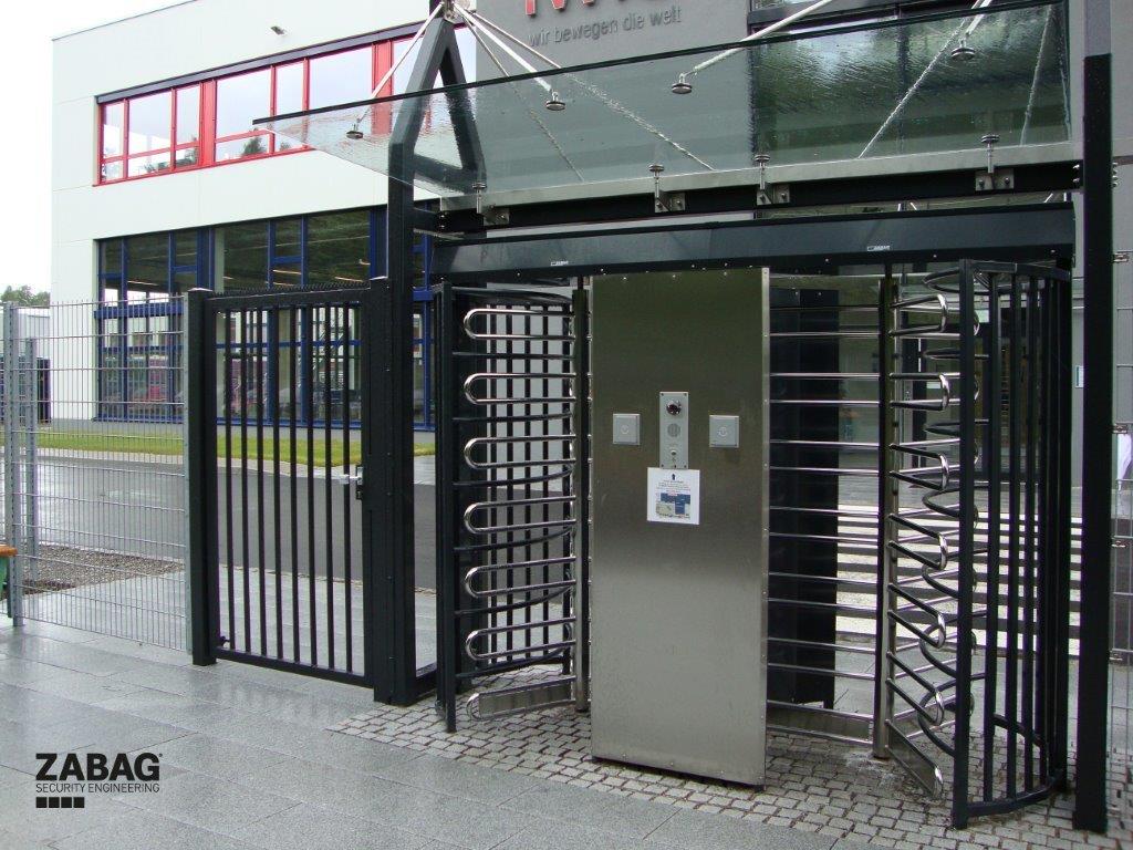 Drehkreuz Zugangssystem für sichere Gewerbeeingänge – moderne Sicherheitstechnik von Klingenberg-Zäune aus Garbsen für Hannover und die Region